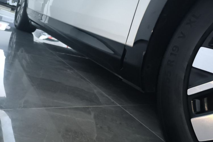 Used Zeekr MIX 2025 Long-Range Intelligent Driving Edition Right Side Sill