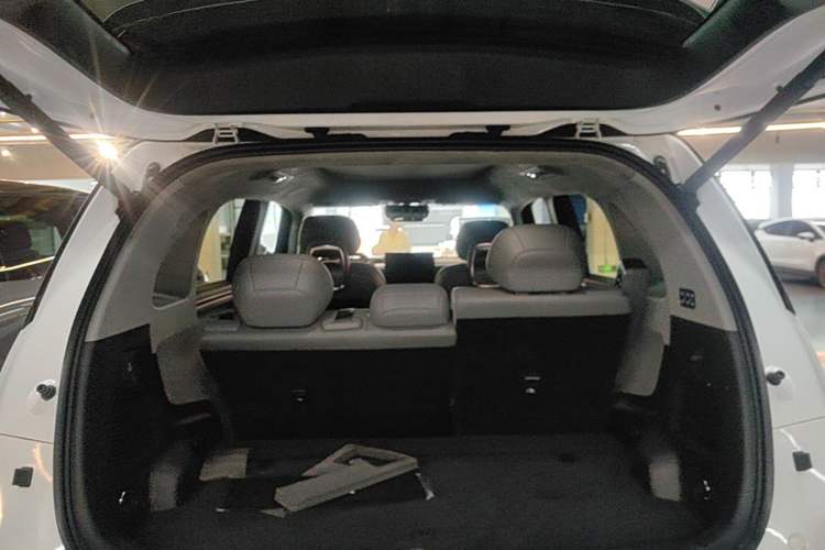 Used Zeekr MIX 2025 Intelligent Driving Version Trunk