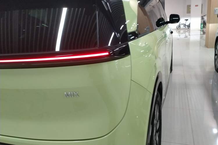 Used Zeekr MIX 2025 Long-Range Intelligent Driving Edition Exterior 3