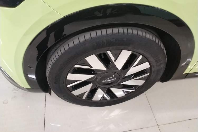 Used Zeekr MIX 2025 Long-Range Intelligent Driving Edition Exterior 4