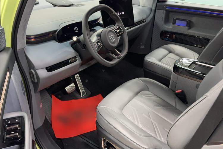 Used Zeekr MIX 2025 Long-Range Intelligent Driving Edition Interior 2
