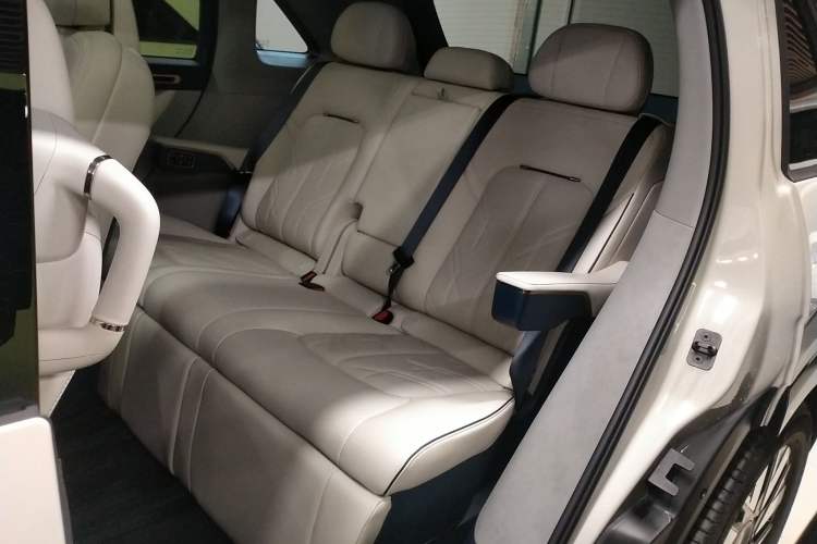 Used Zeekr MIX 2025 Long-Range Intelligent Driving Edition Interior 4