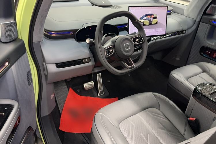 Used Zeekr MIX 2025 Long-Range Intelligent Driving Edition Interior 4