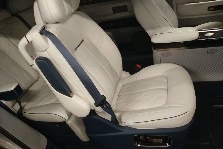 Used Zeekr MIX 2025 Long-Range Intelligent Driving Edition Right Front Seat