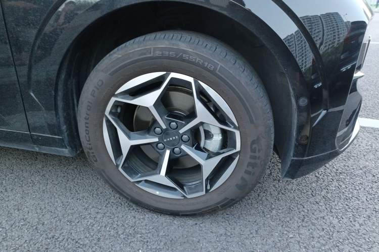 Used Zeekr X 2025 5-Seater Rear-Drive Version Right Front Wheel Hub