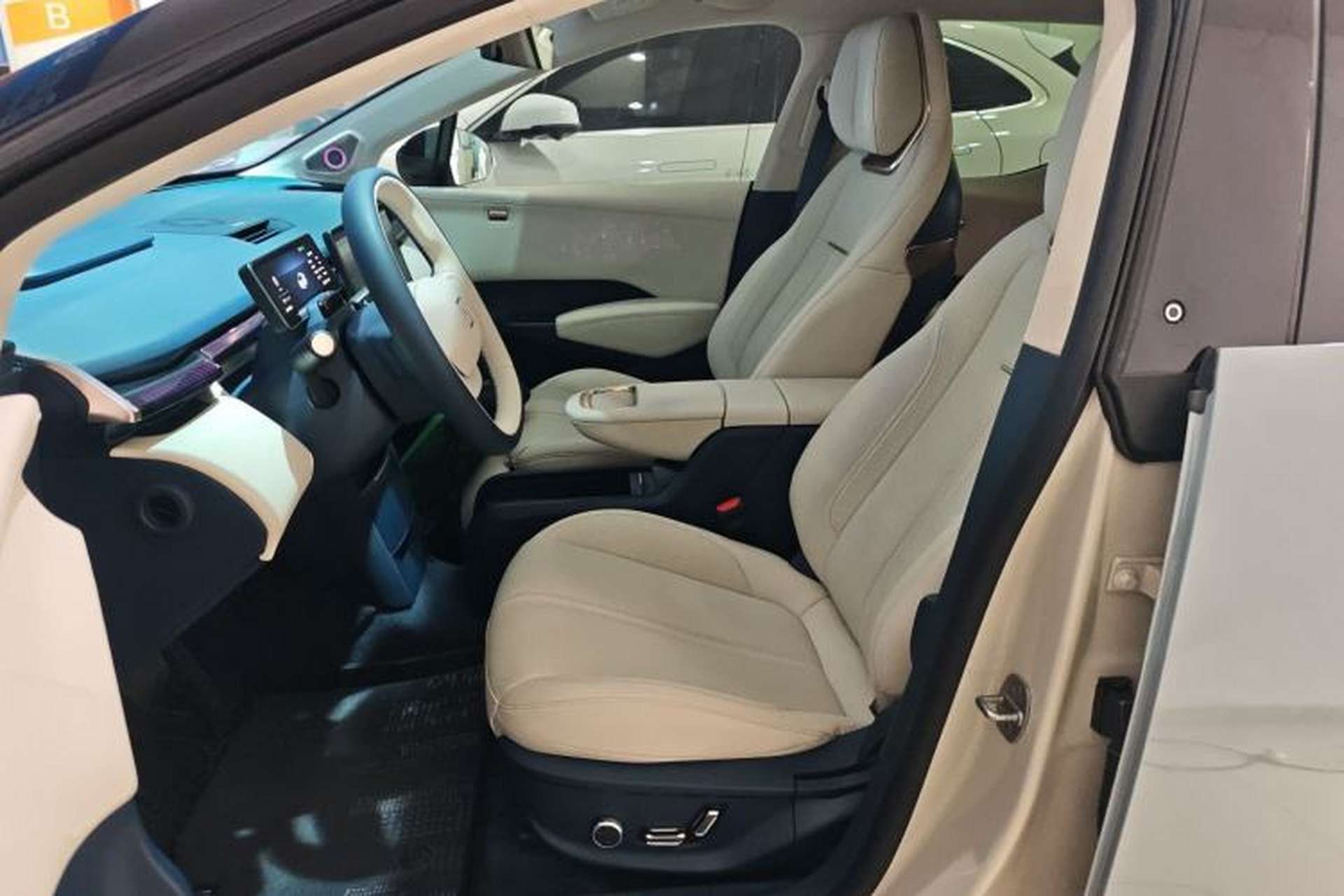 Used Zeekr X 2023 Rear-Drive YOU Edition 4 Seats Left Front Seat