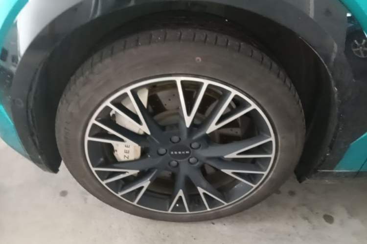 Used Zeekr X 2023 Four-Wheel Drive YOU Edition 4 Seats Left Front Wheel Hub