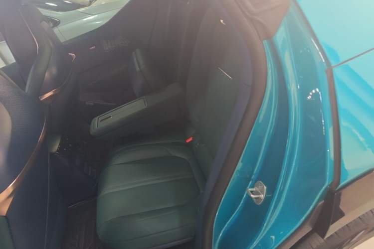 Used Zeekr X 2023 Four-Wheel Drive YOU Edition 4 Seats Left Rear Seat