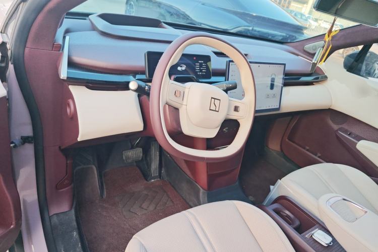Used Zeekr X 2023 Four-Wheel-Drive YOU Edition 5 Seats Center Console