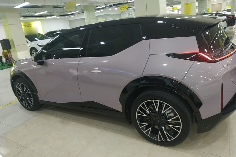 Used Zeekr X 2023 Four-Wheel Drive YOU Edition 4 Seats Left Side