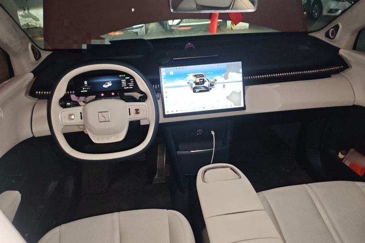Used Zeekr X 2023 Four-Wheel Drive YOU Edition 4 Seats Center Console