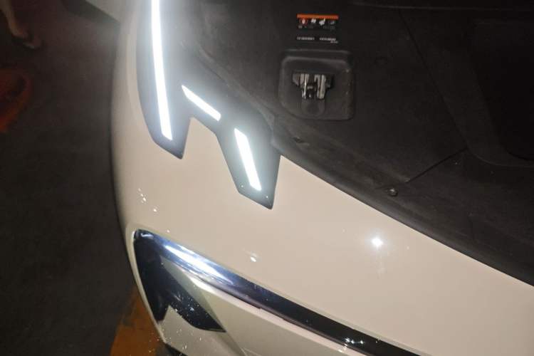 Used Zeekr X 2023 Four-Wheel Drive YOU Edition 4 Seats Right Front Headlight