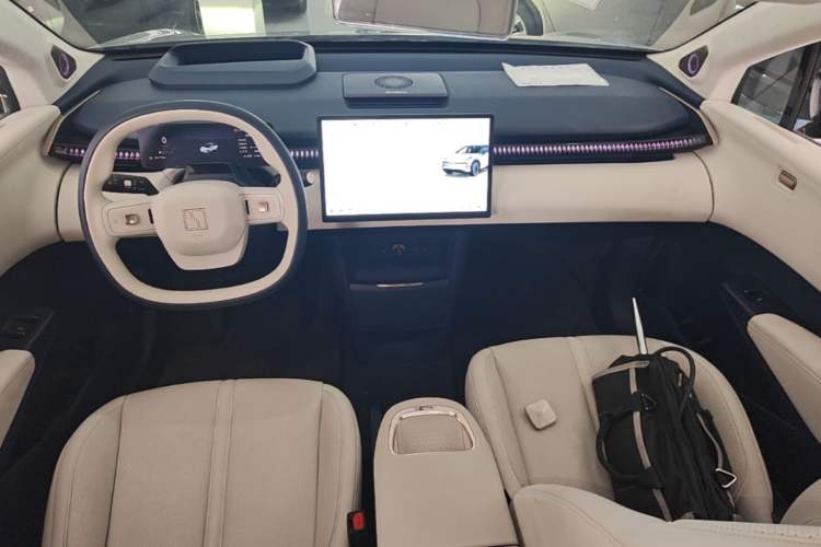Used Zeekr X 2023 Four-Wheel-Drive YOU Edition 5 Seats Center Console