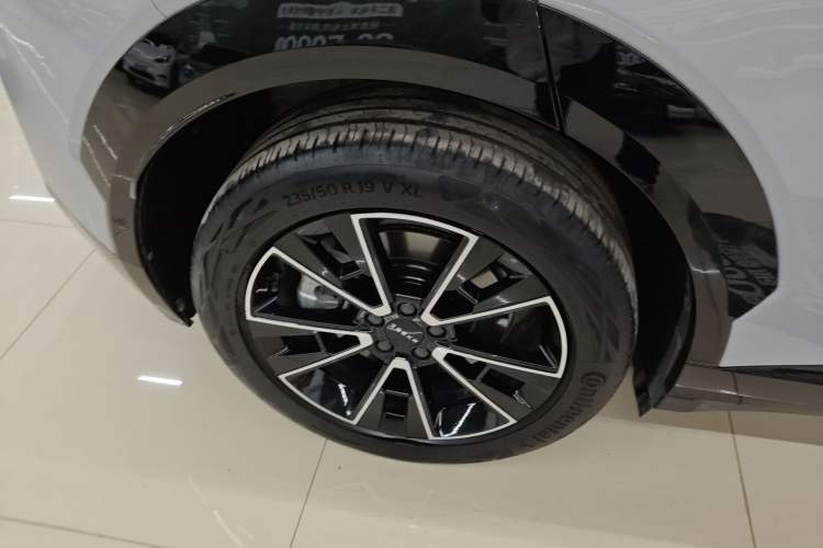 Used Zeekr X 2023 Four-Wheel Drive YOU Edition 4 Seats Exterior 8