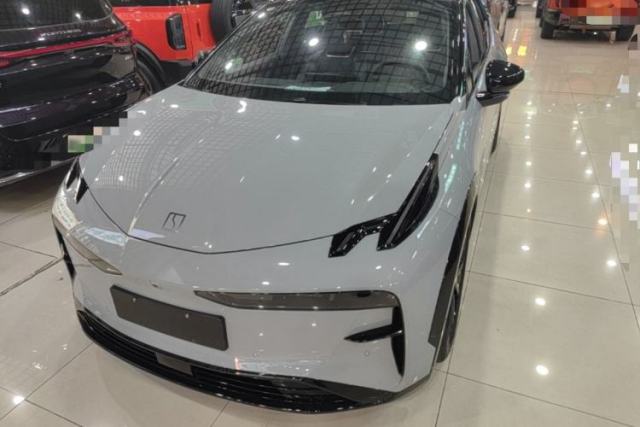 Zeekr X 2023 Four-Wheel Drive YOU Edition 4 Seats مستعملة