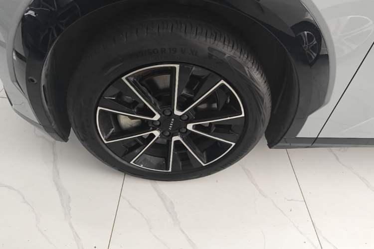 Used Zeekr X 2023 Four-Wheel-Drive YOU Edition 5 Seats Left Front Wheel Hub