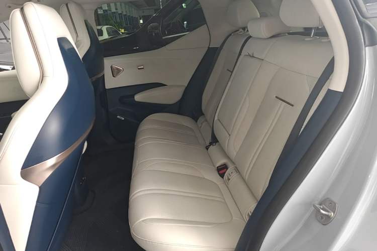 Used Zeekr X 2023 Four-Wheel-Drive YOU Edition 5 Seats Left Rear Seat