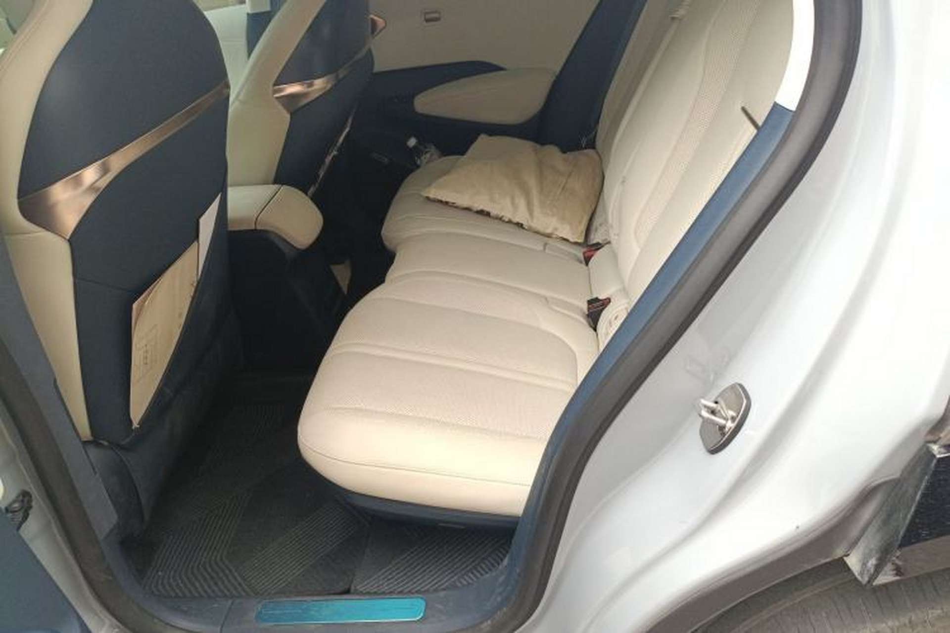 Used Zeekr X 2023 Rear-Drive YOU Edition 4 Seats Left Rear Seat