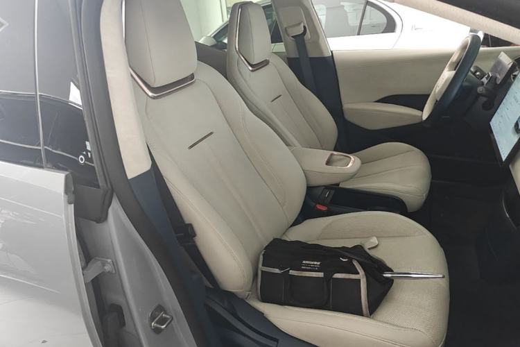Used Zeekr X 2023 Four-Wheel-Drive YOU Edition 5 Seats Right Front Seat