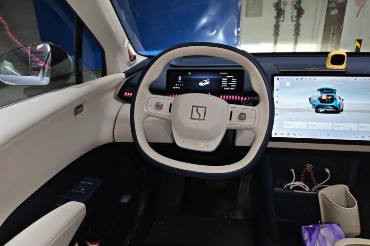 Used Zeekr X 2023 Rear-Drive YOU Edition 4 Seats Steering Wheel