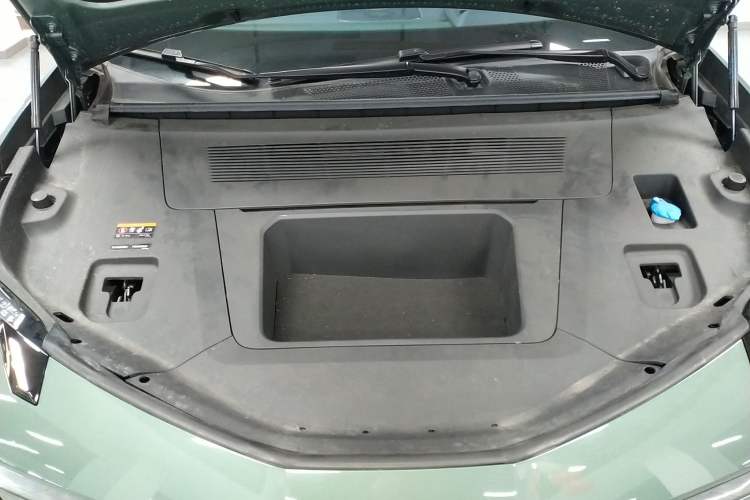 Used Zeekr X 2023 Four-Wheel Drive YOU Edition 4 Seats Engine Bay