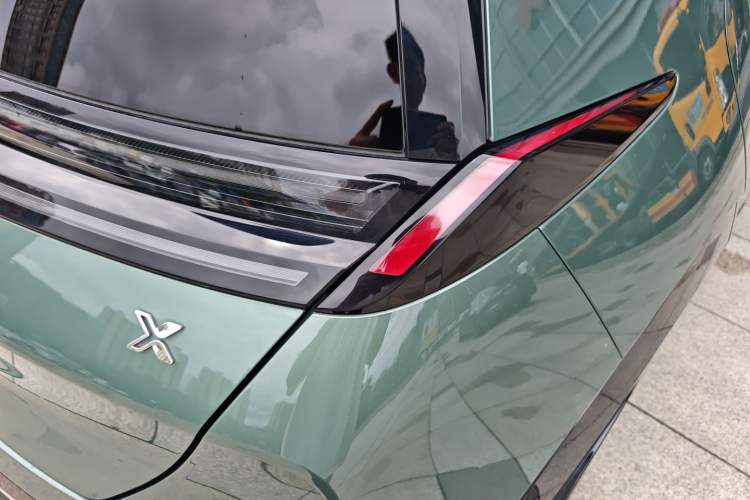 Used Zeekr X 2023 Rear-Drive YOU Edition 4 Seats Exterior 3
