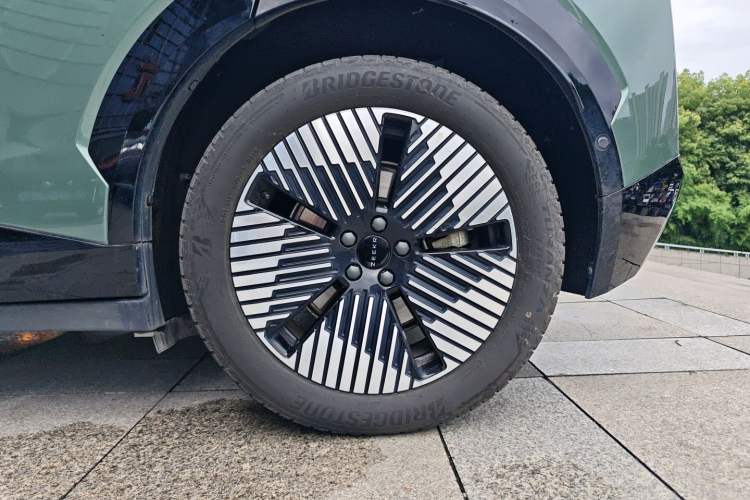 Used Zeekr X 2023 Rear-Drive YOU Edition 4 Seats Exterior 4