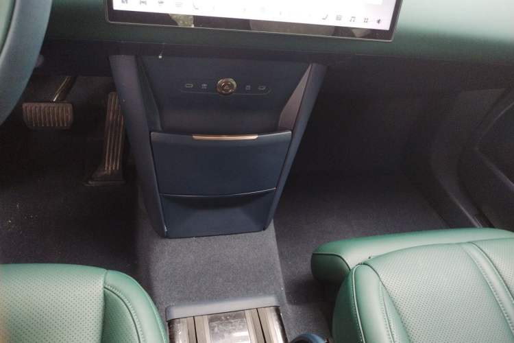 Used Zeekr X 2023 Four-Wheel Drive YOU Edition 4 Seats Gear Lever