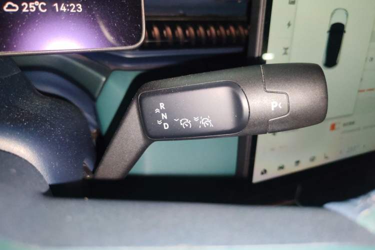 Used Zeekr X 2023 Rear-Drive ME Version 5 Seats Gear Lever