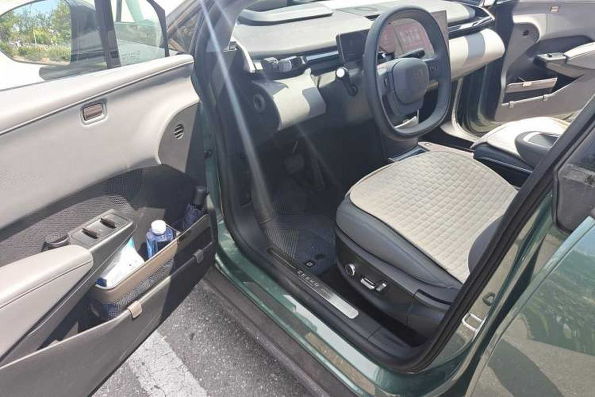 Used Zeekr X 2023 Four-Wheel-Drive YOU Edition 5 Seats Interior 3
