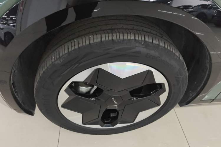 Used Zeekr X 2023 Rear-Drive ME Version 5 Seats Left Front Wheel Hub