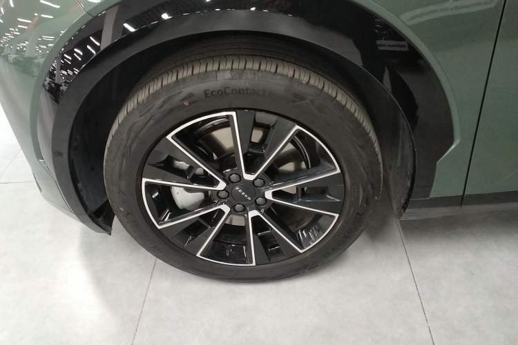 Used Zeekr X 2023 Four-Wheel Drive YOU Edition 4 Seats Left Front Wheel Hub
