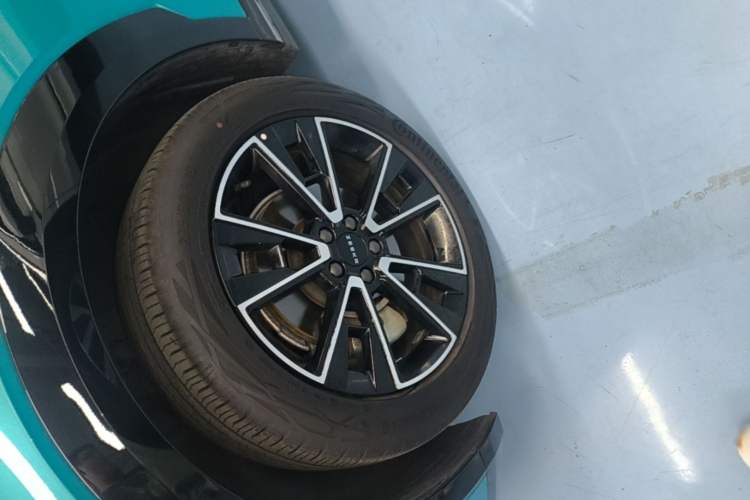 Used Zeekr X 2023 Rear-Drive YOU Edition 4 Seats Left Front Wheel Hub