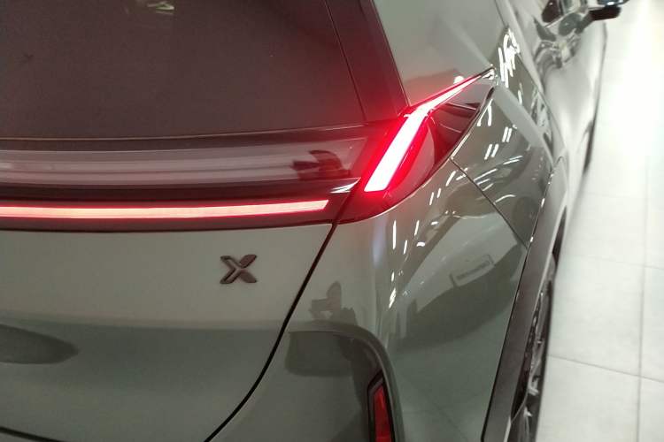 Used Zeekr X 2023 Four-Wheel Drive YOU Edition 4 Seats Right Rear Taillight