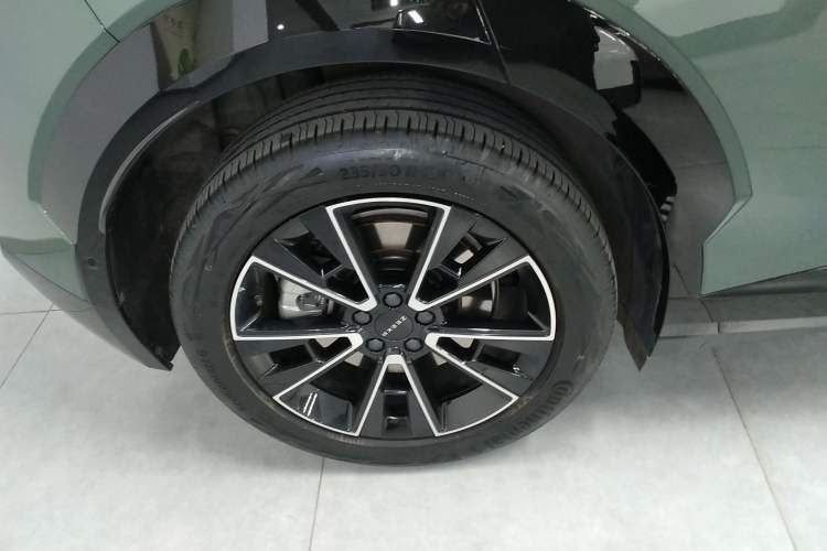 Used Zeekr X 2023 Four-Wheel Drive YOU Edition 4 Seats Right Rear Wheel Hub