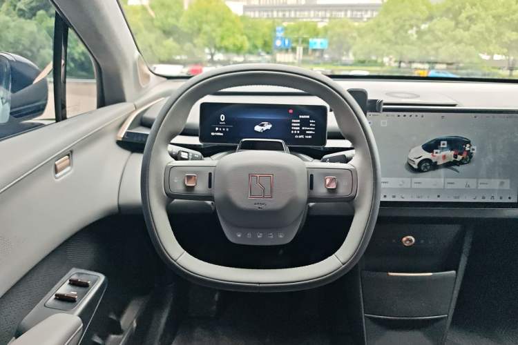 Used Zeekr X 2023 Rear-Drive YOU Edition 4 Seats Steering Wheel