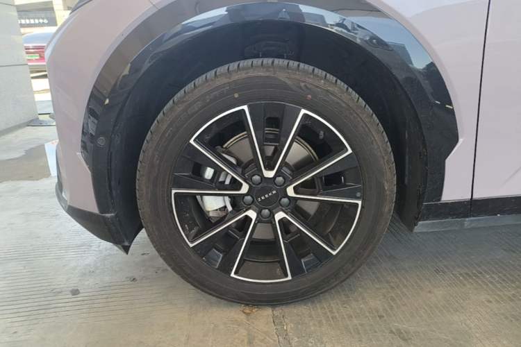 Used Zeekr X 2023 Rear-Drive ME Version 5 Seats Left Front Wheel Hub
