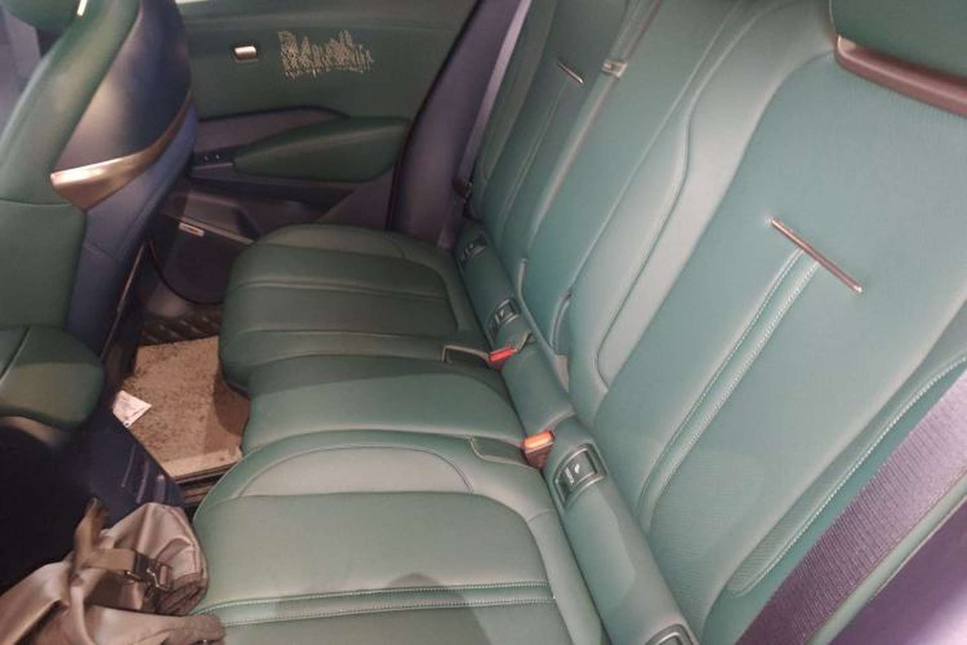 Used Zeekr X 2023 Four-Wheel Drive YOU Edition 4 Seats Left Rear Seat
