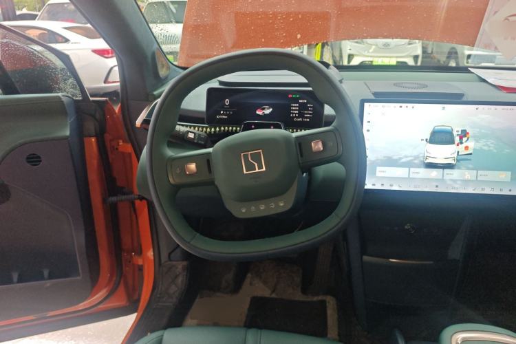 Used Zeekr X 2023 Four-Wheel Drive YOU Edition 4 Seats Steering Wheel