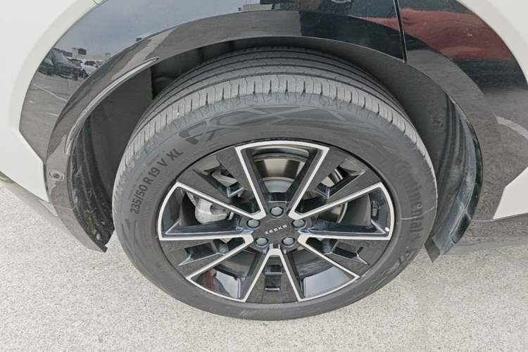 Used Zeekr X 2023 Rear-Drive YOU Edition 4 Seats Right Rear Wheel Hub