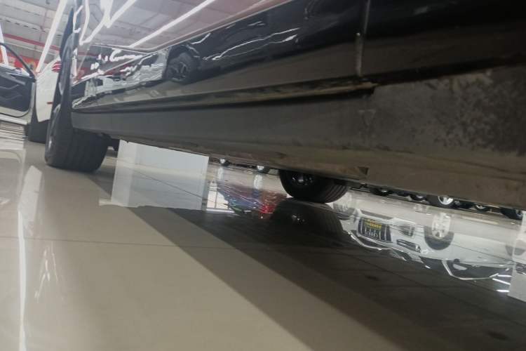 Used Zeekr X 2023 Rear-Drive YOU Edition 4 Seats Right Side Sill