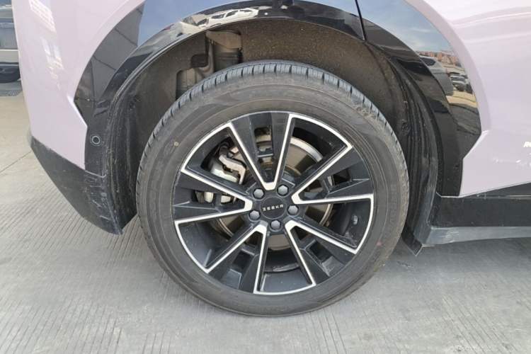 Used Zeekr X 2023 Rear-Drive ME Version 5 Seats Right Rear Wheel Hub