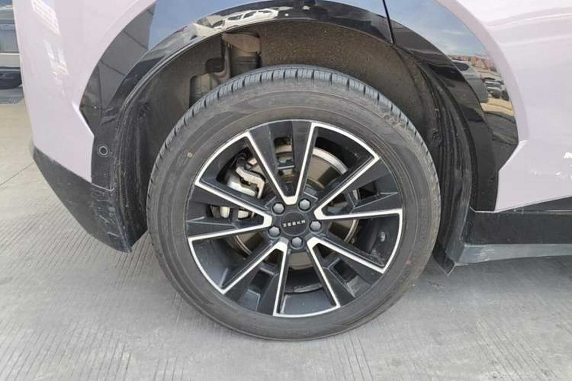 Used Zeekr X 2023 Rear-Drive ME Version 5 Seats Right Rear Wheel Hub