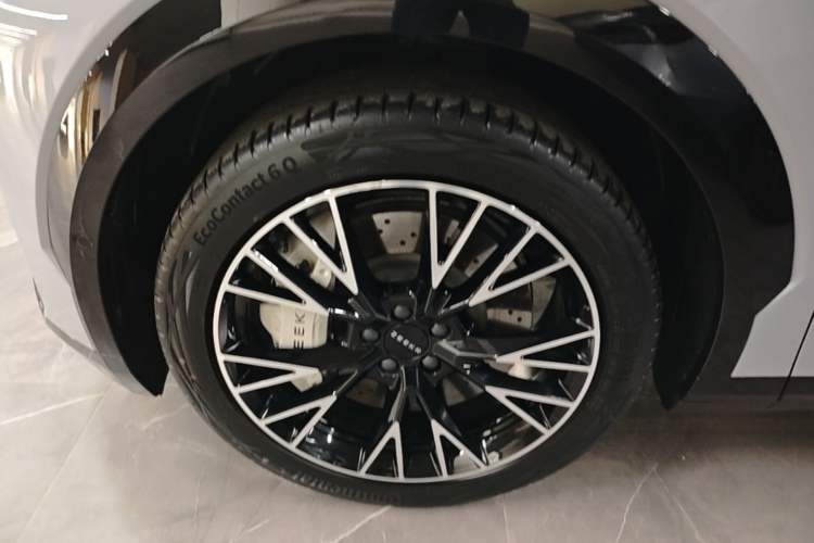 Used Zeekr X 2023 Rear-Drive YOU Edition 4 Seats Left Front Wheel Hub