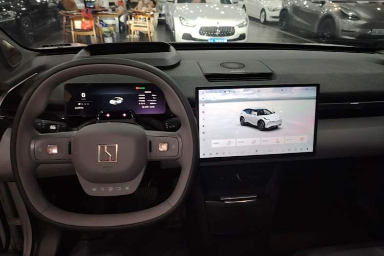 Used Zeekr X 2023 Rear-Drive YOU Edition 4 Seats Center Console