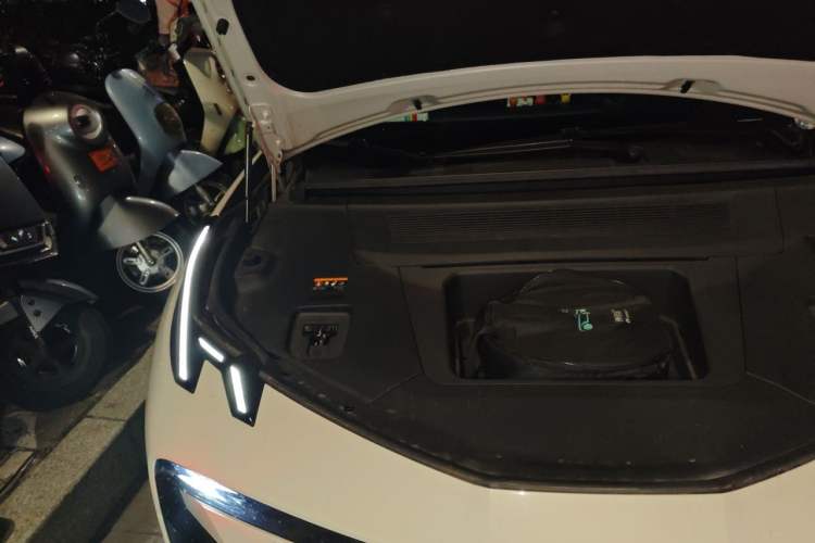Used Zeekr X 2023 Rear-Drive YOU Edition 4 Seats Engine Bay Right