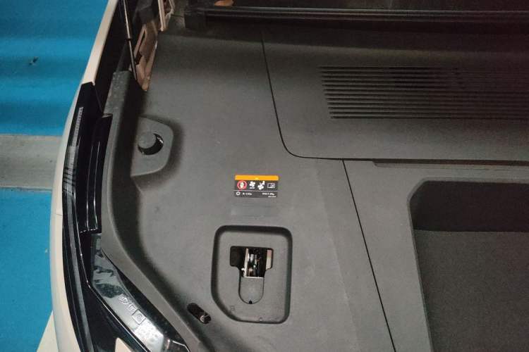 Used Zeekr X 2023 Rear-Drive YOU Edition 4 Seats Engine Bay Right