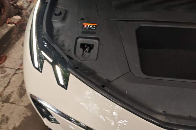 Used Zeekr X 2023 Rear-Drive YOU Edition 4 Seats Engine Bay Right