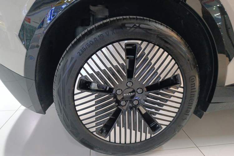 Used Zeekr X 2023 Four-Wheel Drive YOU Edition 4 Seats Exterior 1