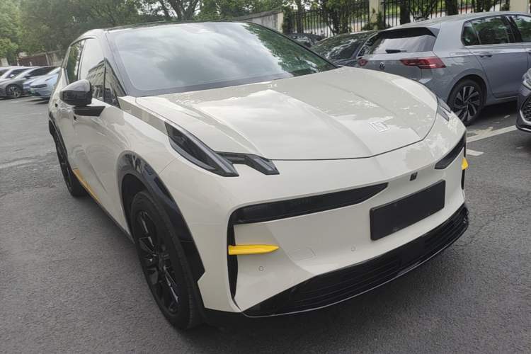 Used Zeekr X 2023 Rear-Drive ME Version 5 Seats Front Right 45 Deg